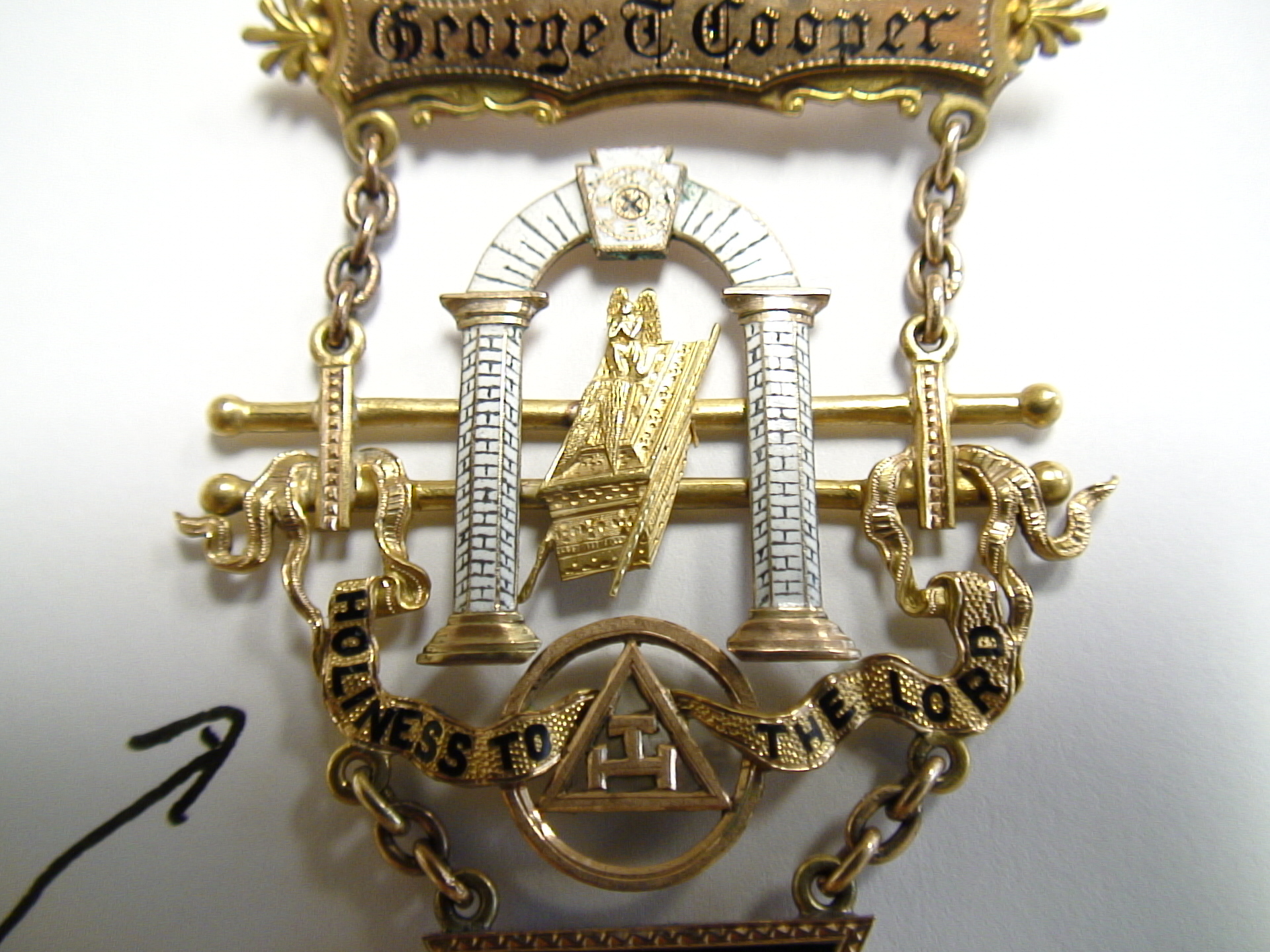 DISCOVERED: Stunning 1880 Masonic Grand Master's Gold Jewel – One of the  Largest in the World